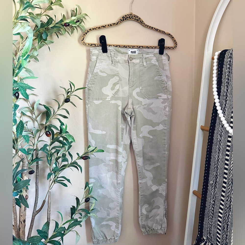 PAIGE Camo Jean Joggers Size 26 Utility Ankle Zip Pants Neutral Camouflage - Picture 4 of 9